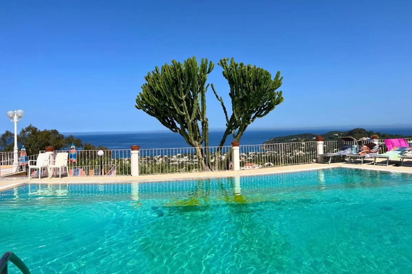 Estate Agosto Ischia Vacanza 4 Stelle Carlo Magno Piscine Vista Mare Offerta Benessere Lastminute